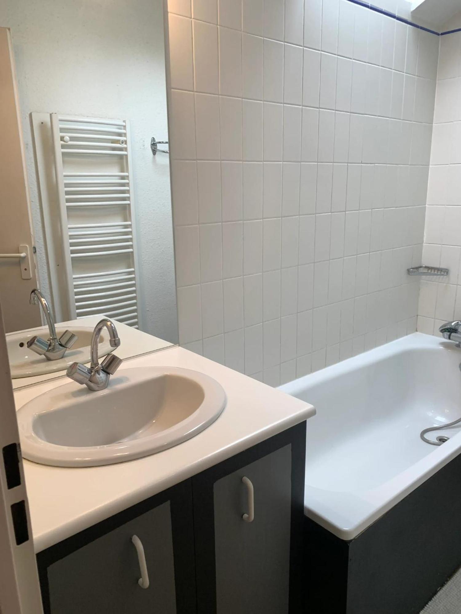 Appartement Charmant A Bagneres De Bigorre 56 M² Avec Balcon Exterior photo