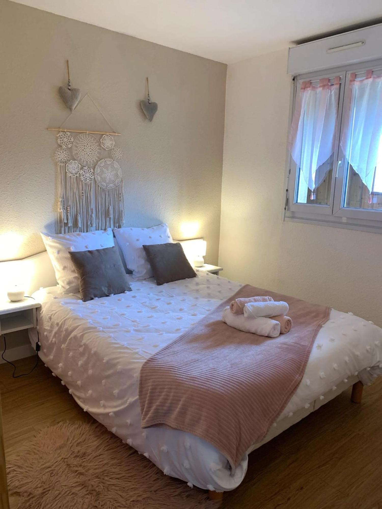 Appartement Charmant A Bagneres De Bigorre 56 M² Avec Balcon Exterior photo
